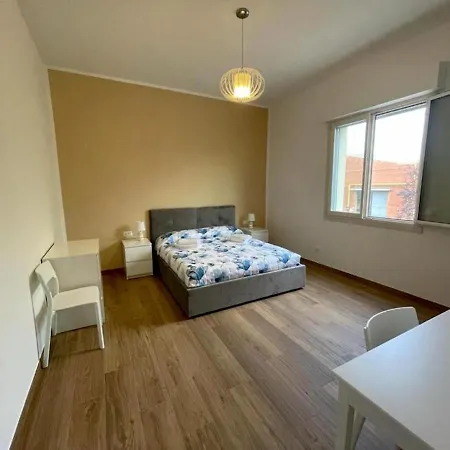 La Casa Degli Artisti Pensionat Castel Maggiore