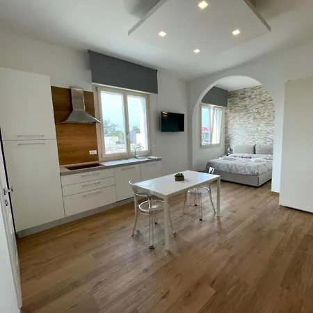 La Casa Degli Artisti בית הארחה קסטל מג'ורה